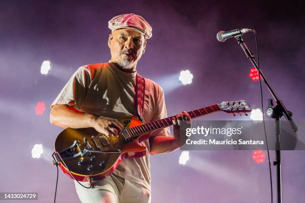 920 Joey Santiago Photos Stock Photos, HighRes Pictures, and Images