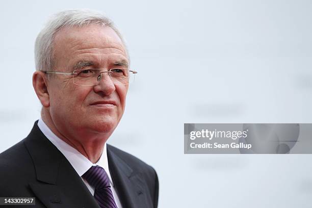 Volkswagen CEO Martin Winterkorn waits for the arrival of Chinese Premier Wen Jiabao at the Volkswagen factory on April 23, 2012 in Wolfsburg,...