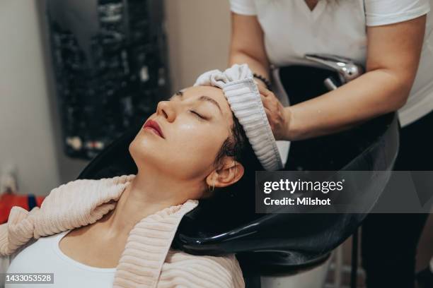 16,645 Hair Spa Photos and Premium High Res Pictures - Getty Images 16,645 Hair Spa Photos and Premium High Res Pictures - Getty Images