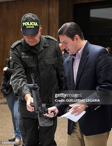 Oscar Razo Police 28 Colombian Police General Director Oscar Naranjo Photos & High Res ...