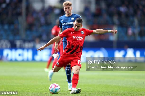 Rafael Santos Borre of Eintracht Frankfurt in action during the Bundesliga match between VfL Bochum 1848 and Eintracht Frankfurt at Vonovia...