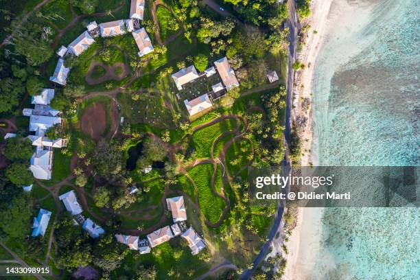 hotel in the cook islands in the south pacific ocean - isole cook foto e immagini stock