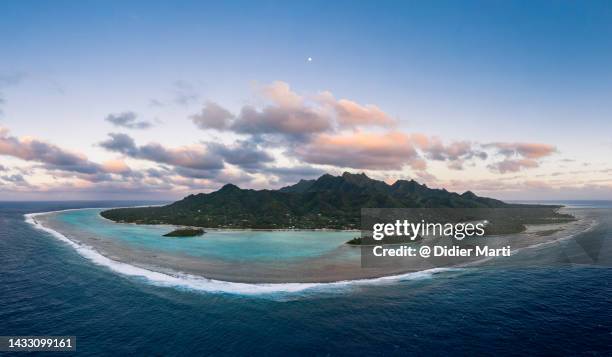 cook island aerial panorama at sunset - rarotonga fotografías e imágenes de stock