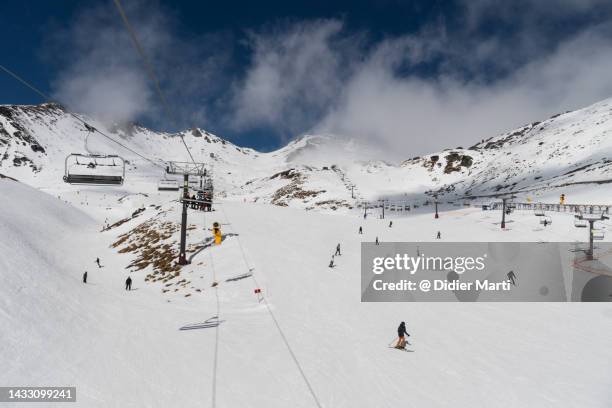 the remarkables ski resort in new zealand - ski new zealand ストックフォトと画像