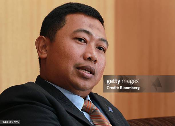 Azrulnizam Abdul Aziz, chief executive officer of Al Rajhi Bank , speaks during an interview in Kuala Lumpur, Malaysia, on Wednesday, April 18, 2012....