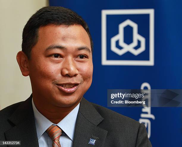 Azrulnizam Abdul Aziz, chief executive officer of Al Rajhi Bank , speaks during an interview in Kuala Lumpur, Malaysia, on Wednesday, April 18, 2012....