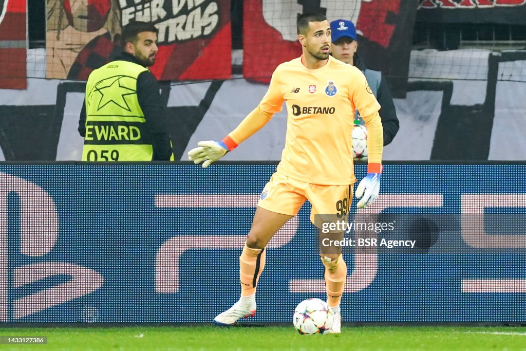 Bayer 04 Leverkusen v FC Porto: Group B - UEFA Champions League