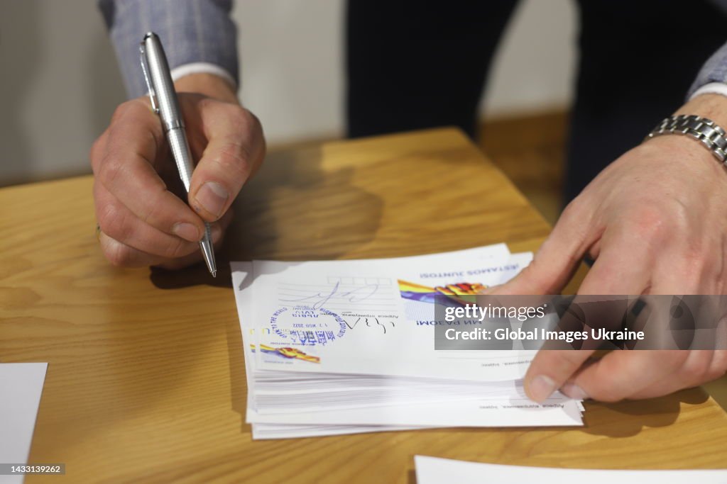 The Ambassador Of Spain Redeemed The Stamp Of Friendship Between Ukraine And Spain In Lviv