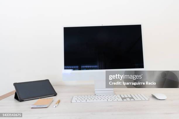Open Computer Pic 1,284 Open Computer Case Stock Photos, High-Res Pictures, and Images ...