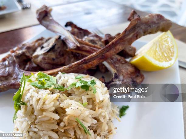 greek lamb chops with jasmine rice, kefalonia, greece - protein bar fotografías e imágenes de stock