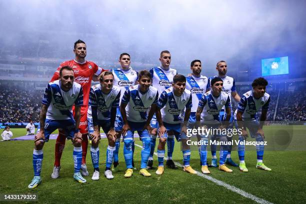 Players of Puebla pose for a photo during the quarterfinals first leg match between Puebla and America as part of the Torneo Apertura 2022 Liga MX at...