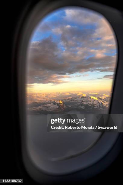 Flight Window Snow 347 Snow Scene Through Window Stock Photos, High-Res Pictures, and ...