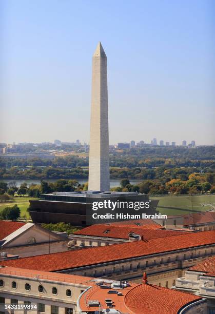 elevated view of the national mall, the washington monument, and the irs headquarters building - washington dc. - メモリアル ストックフォトと画像