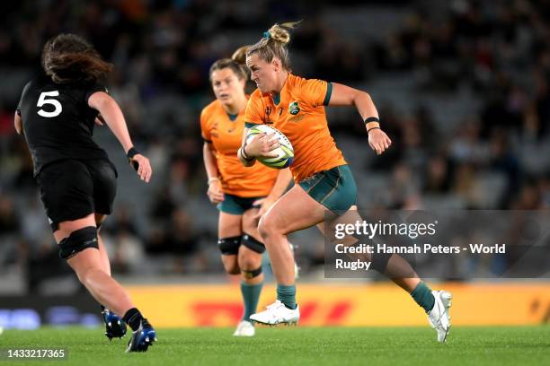 Arabella McKenzie of Australia makes a break during the Pool A Rugby World Cup 2021 New Zealand match between Australia and New Zealand at Eden Park...