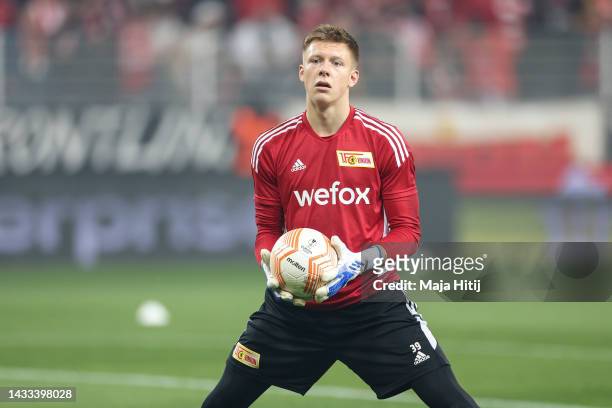 Yannic Stein of 1. Union Berlin warms up prior to the UEFA Europa League group D match between 1. FC Union Berlin and Malmo FF at Stadion an der...