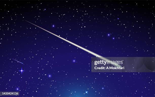 meteorit am himmel. - comet stock-grafiken, -clipart, -cartoons und -symbole