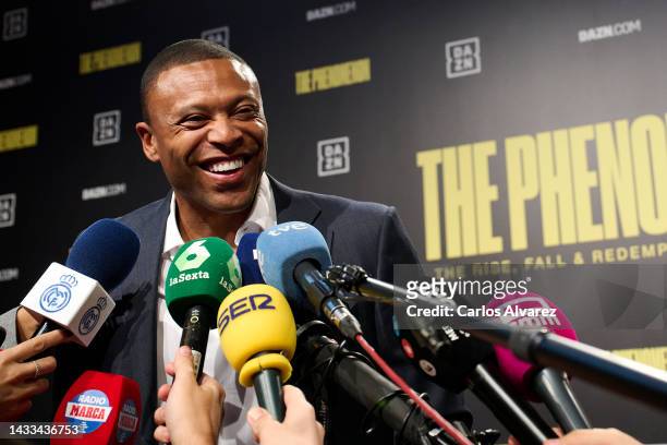 Julio Baptista attends the premiere of "The Phenomenon, The Rise, Fall and Redemption of Ronaldo" at the Callao cinema on October 14, 2022 in Madrid,...