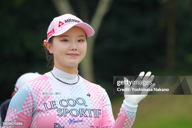 Yuting Seki of China waves on the 2nd hole during the second round of the Fujitsu Ladies at Tokyu Seven Hundred Club on October 15, 2022 in Chiba,...