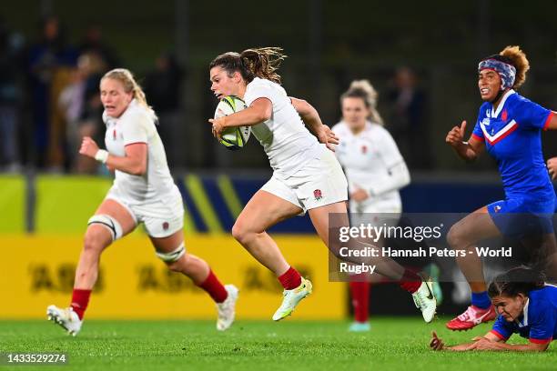 Helena Rowland of England makes a break during the Pool C Rugby World Cup 2021 match between France and England at Northland Events Centre on October...