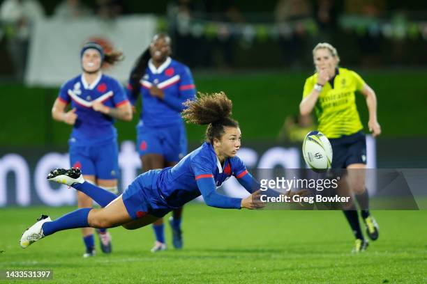 Caroline Drouin of France dives for the ball during the Pool C Rugby World Cup 2021 match between France and England at Northland Events Centre on...