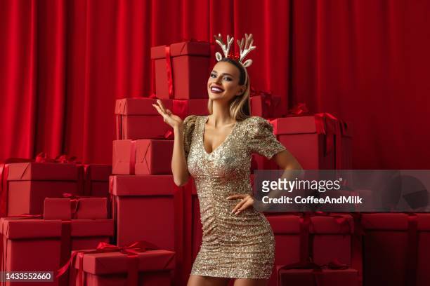 beautiful woman - beautiful woman christmas stock pictures, royalty-free photos & images
