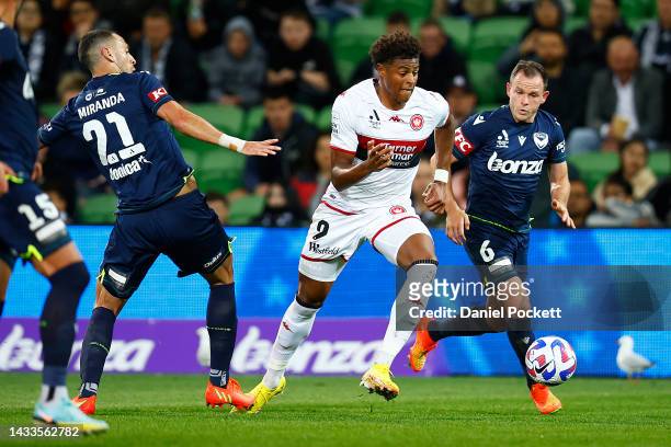 Kusini Yengi of the Wanderers in action during the round two A-League Men's match between Melbourne Victory and Western Sydney Wanderers at AAMI...