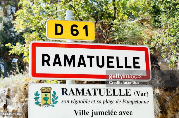 ramatuelle village, provence, france - ramatuelle stockfoto's en -beelden