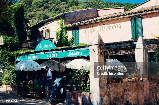 ramatuelle village, provence, france - ramatuelle stockfoto's en -beelden