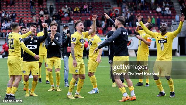 The team of Elversberg celebrates after winning 2-0 the 3. Liga match between Viktoria Köln and SV 07 Elversberg at Sportpark Hoehenberg on October...