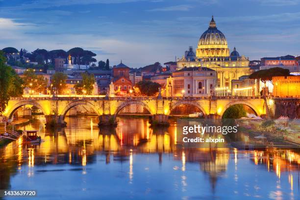 st. peter's basilica, vatican - vatican stockfoto's en -beelden