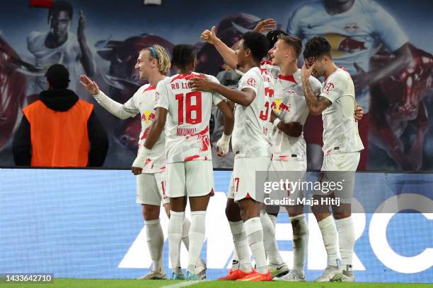 Willi Orban of RB Leipzig celebrates with teammates after scoring their side's third goal during the Bundesliga match between RB Leipzig and Hertha...