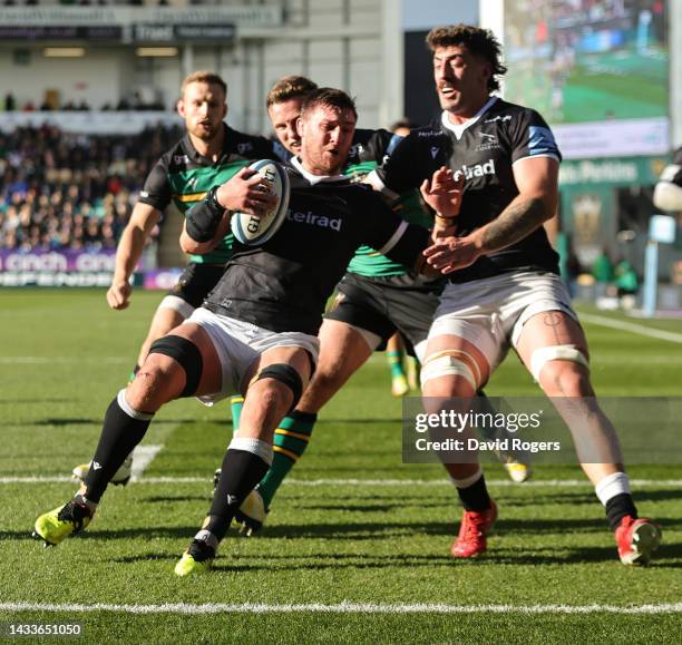Sam Robinson Rugby Newcastle Falcons Sean Robinson Photos and Premium High Res Pictures ...