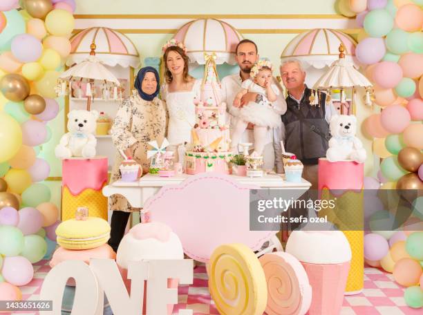 family with birthday party organization - massive party stock pictures, royalty-free photos & images