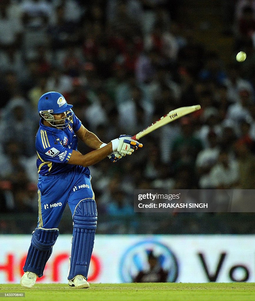 Mumbai Indians Batsman Rohit Sharma play