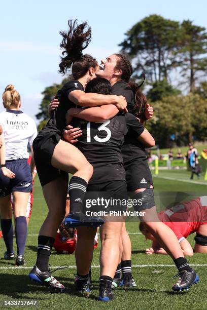 New Zealand celebrate a try to Sylvia Brunt of New Zealand during the Pool A Rugby World Cup 2021 match between Wales and New Zealand at Waitakere...