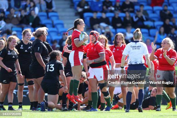 Ffion Lewis of Wales celebrates scoring a try during the Pool A Rugby World Cup 2021 match between Wales and New Zealand at Waitakere Stadium on...