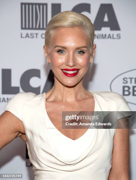 Nicky Whelan Photos Photos and Premium High Res Pictures - Getty Images