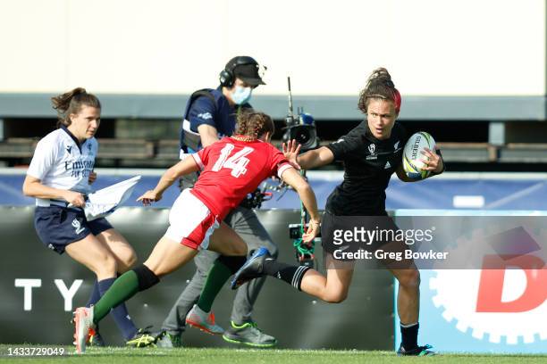Ruby Tui scores the closing try for New Zealand during the Pool A Rugby World Cup 2021 match between Wales and New Zealand at Waitakere Stadium on...