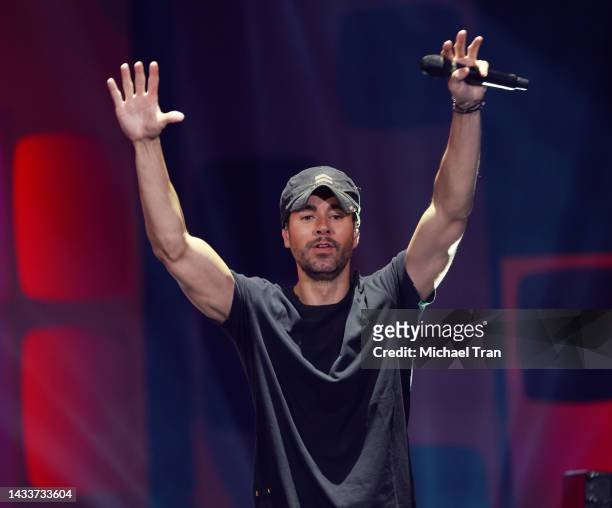 Enrique Iglesias performs onstage at the 2022 iHeartRadio Fiesta Latina held at FTX Arena on October 15, 2022 in Miami, Florida.