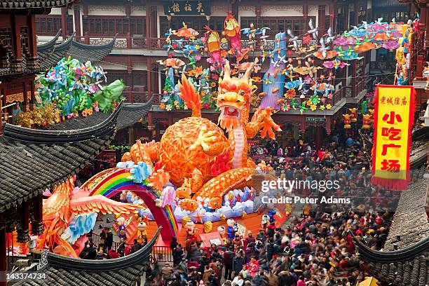 Procession In China 35,665 A Procession Of Chinese Stock Photos, High-Res Pictures, and ...