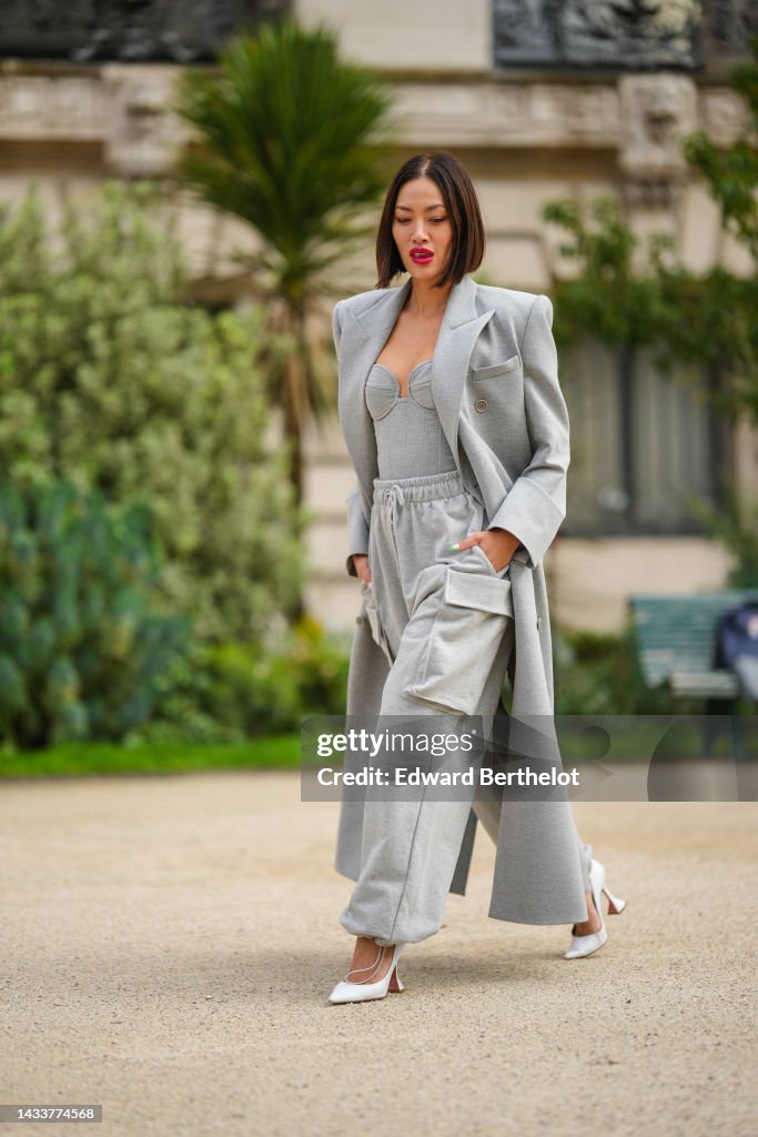 Street Style - Paris Fashion Week - Womenswear Spring/Summer 2023 : Day Eight