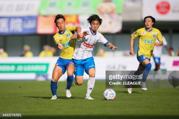 Tochigi SC and Mito Hollyhock players battle for the ball during the J.LEAGUE Meiji Yasuda J2 41st Sec. Match between Tochigi SC and Mito Hollyhock...