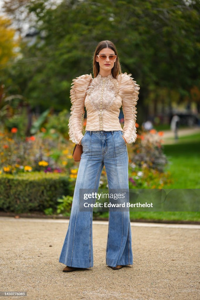 Street Style - Paris Fashion Week - Womenswear Spring/Summer 2023 : Day Eight