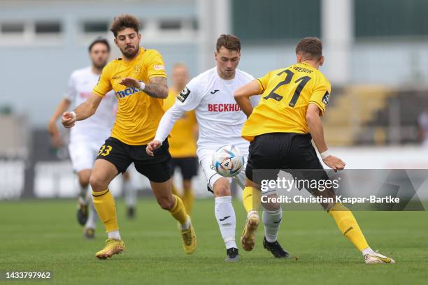 Tobias Weber of SpVgg Bayreuth challenges Yari Otto of SC Verl during the 3. Liga match between SpVgg Bayreuth and SC Verl at Hans-Walter-Wild...