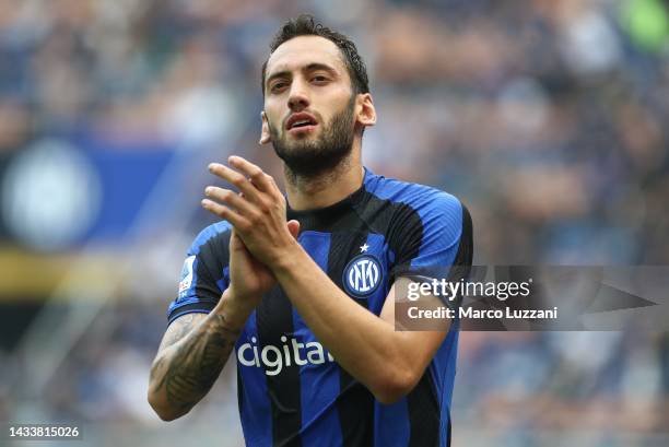 Hakan Calhanoglu of FC Internazionale salutes the crowdduring the Serie A match between FC Internazionale and US Salernitana at Stadio Giuseppe...