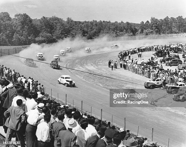 Modified Racing 1950 1,776 Modified Car Racing Stock Photos, High-Res Pictures, and Images ...