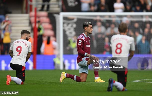 Gianluca Scamacca of West Ham United takes a knee prior to the Premier League match between Southampton FC and West Ham United at Friends Provident...
