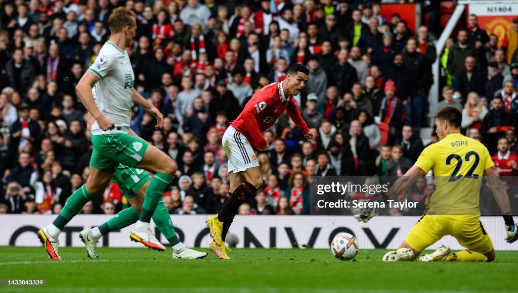 Manchester United v Newcastle United - Premier League