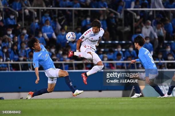 Kyohei SUGIURA of Zweigen Kanazawa in action during the J.LEAGUE Meiji Yasuda J2 41st Sec. Match between Yokohama FC and Zweigen Kanazawa at NHK...