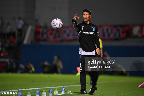 Head coach Shuhei YOMODA of Yokohama FC in action during the J.LEAGUE Meiji Yasuda J2 41st Sec. Match between Yokohama FC and Zweigen Kanazawa at NHK...